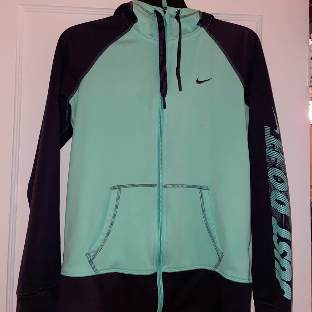 Nike zip up jacket with hood